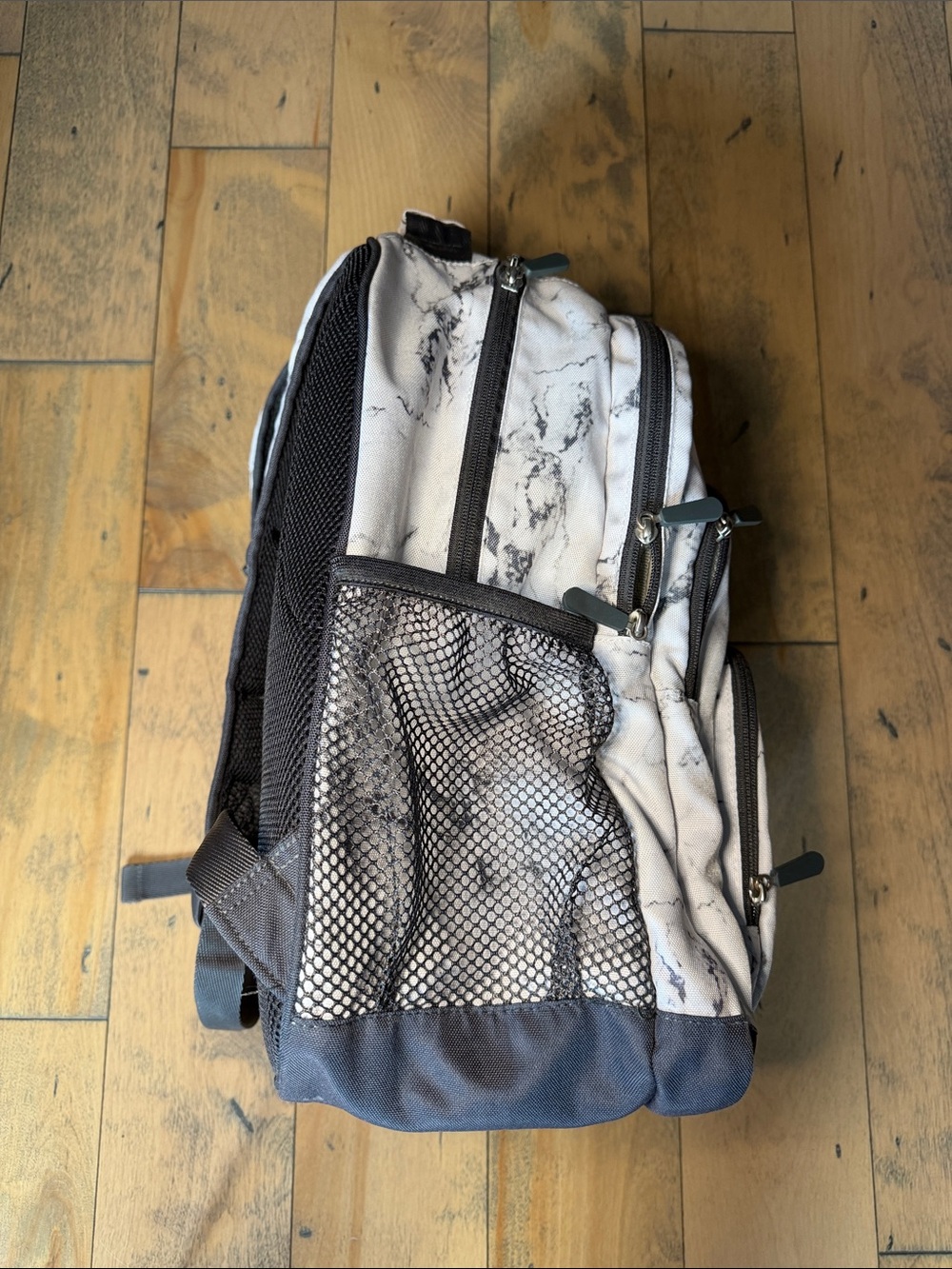 EXCELLENT Pottery Barn Teen White black Marble print quarry backpack XL - Picture 6 of 11
